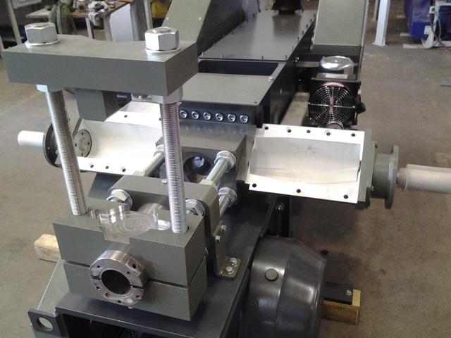 Mechanische_Brikettpresse04